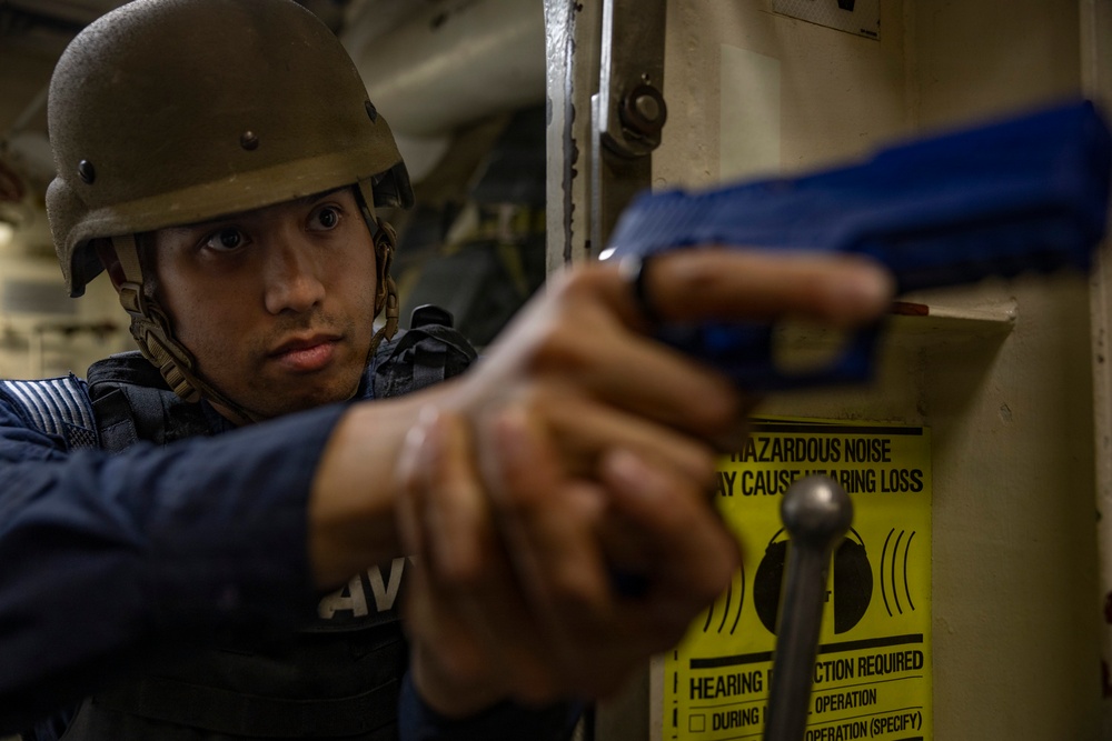 USS Mahan (DDG 72) Routine Operations