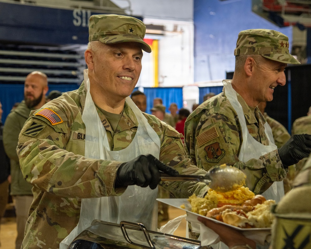 Senior leaders serve Thanksgiving for servicemembers