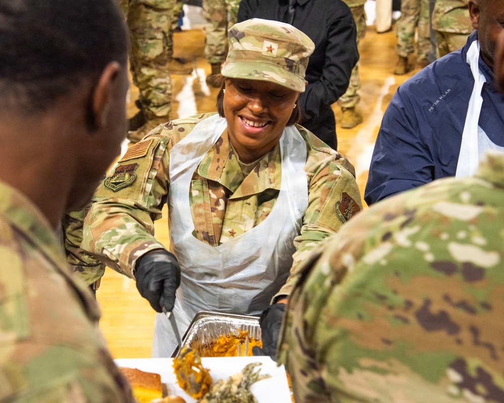 Senior leaders serve Thanksgiving meal for servicemembers