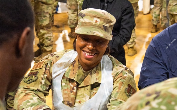 Senior leaders serve Thanksgiving meal for servicemembers