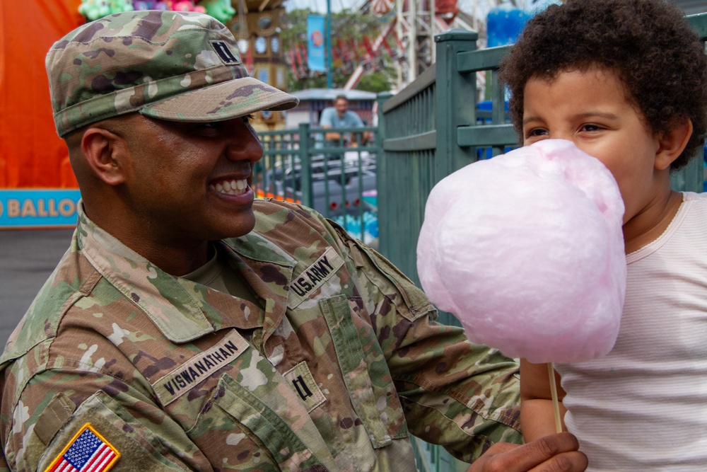 U.S. Army Reserve Soldiers Visit The Bronx Zoo