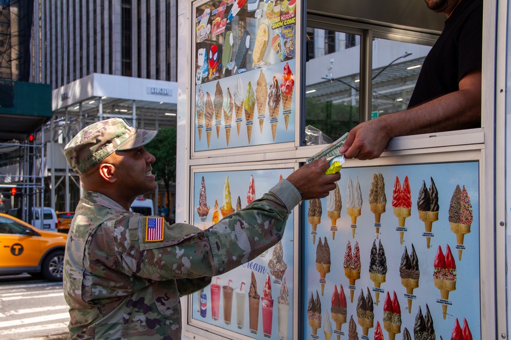 U.S. Army Reserve Soldiers Visit NYC