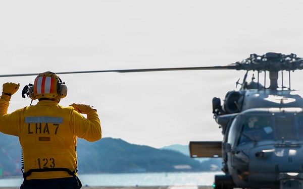 Tripoli Conducts In-Port Flight Operations