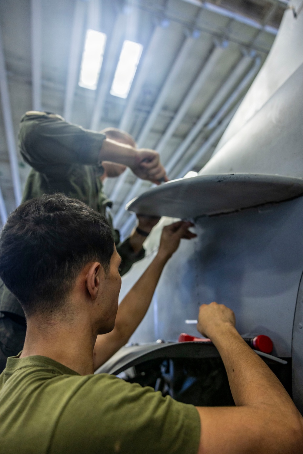 22nd MEU Conducts Maintenance Aboard USS Iwo Jima (LHD 7)