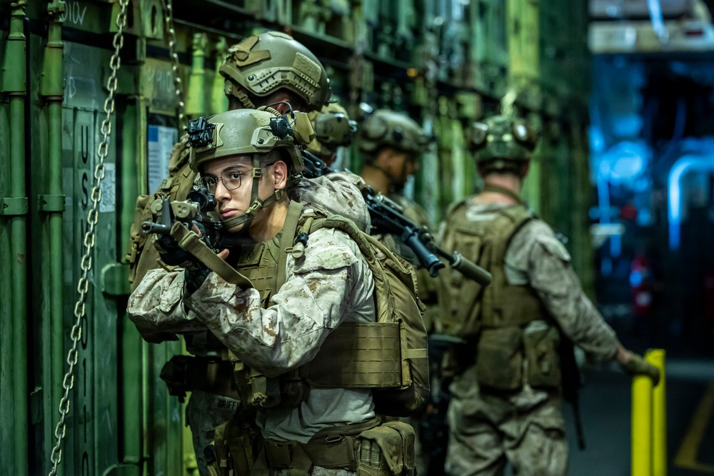 22nd MEU Conducts Close-Quarters Combat Training