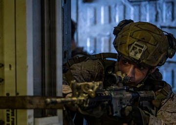 22nd MEU Conducts Close-Quarters Combat Training