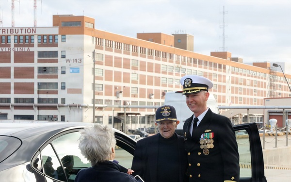 USS Nitze (DDG 94) Holds Change of Command Ceremony