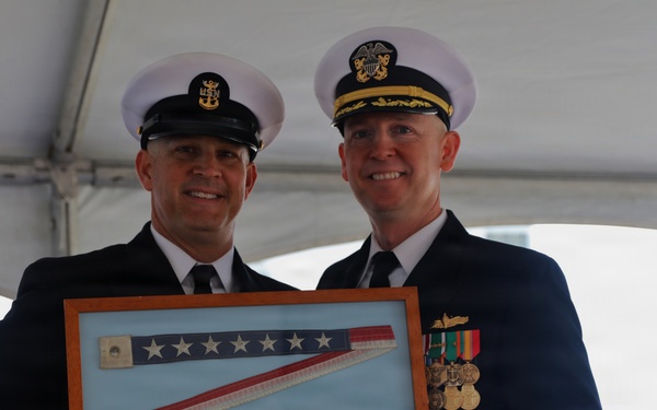 USS Nitze (DDG 94) Holds Change of Command Ceremony