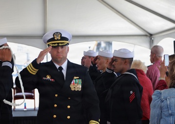 USS Nitze (DDG 94) Holds Change of Command Ceremony