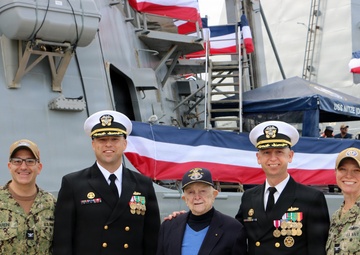 USS Nitze (DDG 94) Holds Change of Command Ceremony