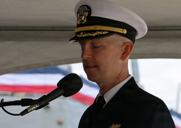 USS Nitze (DDG 94) Holds Change of Command Ceremony