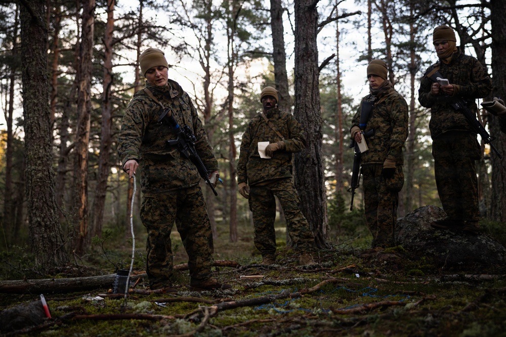 U.S. Marines execute terrain model demonstration before bilateral training exercise