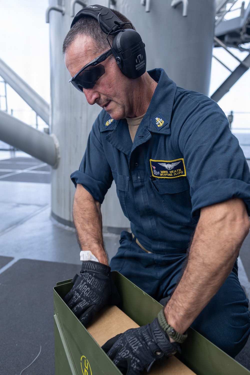 USS Iwo Jima Sailors Operate a 40mm Saluting Battery During a Live Fire Exercise