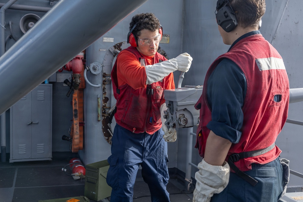 USS Iwo Jima Sailors Operate a 40mm Saluting Battery During a Live Fire Exercise