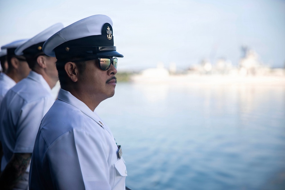 Wayne E. Meyer Returns to Pearl Harbor After 9 Month Deployment