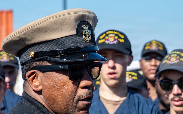 USS Annapolis (SSN 760) quarters on the pier