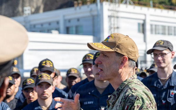 USS Annapolis (SSN 760) quarters on the pier