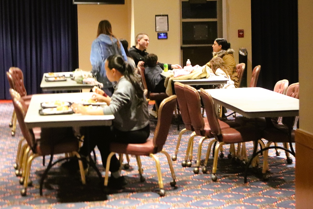 Fort McCoy DFMWR coordinates early Thanksgiving community dinner at McCoy’s Community Center