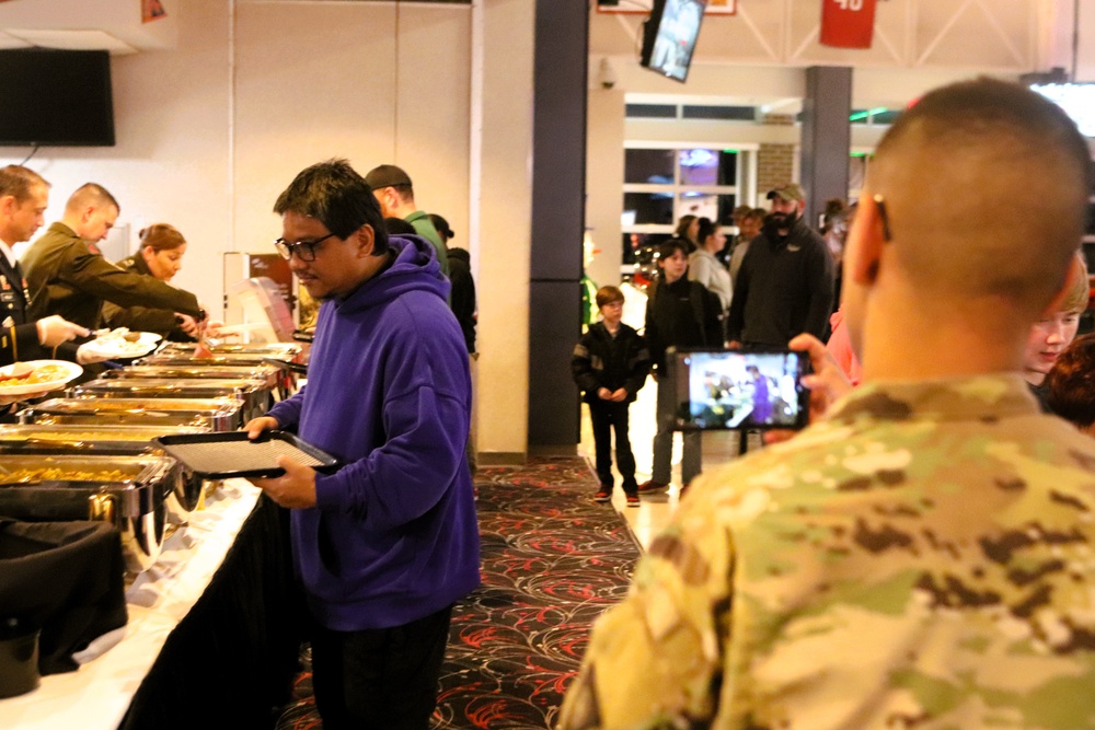 Fort McCoy DFMWR coordinates early Thanksgiving community dinner at McCoy’s Community Center