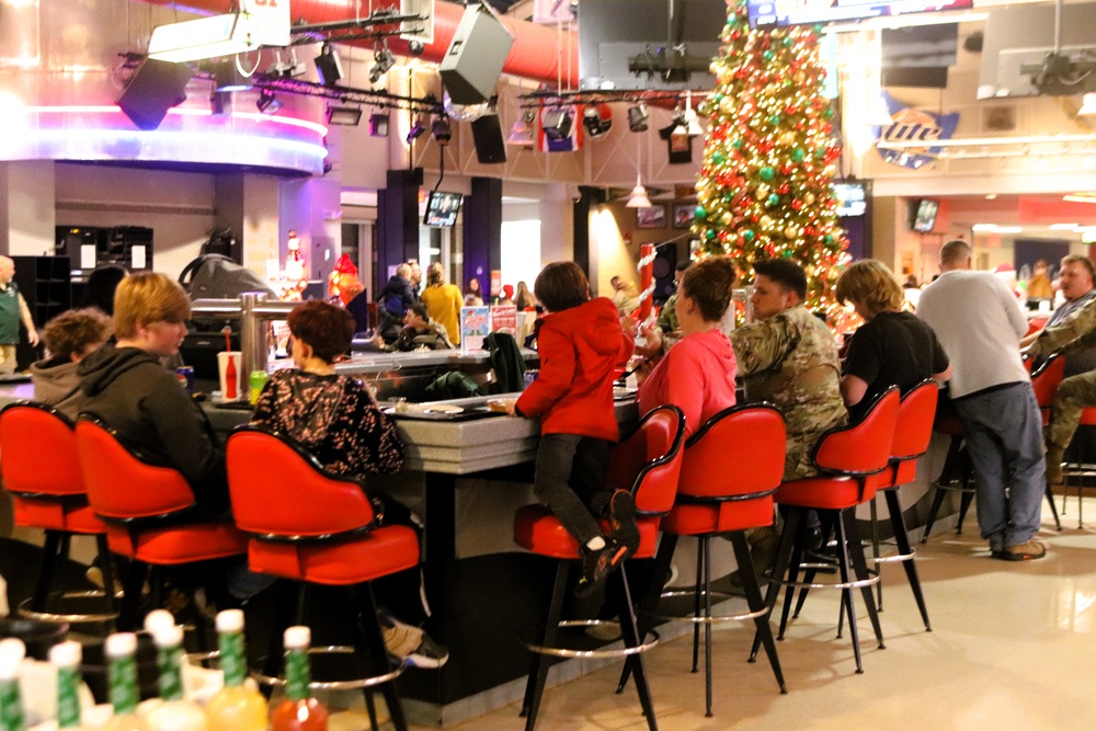 Fort McCoy DFMWR coordinates early Thanksgiving community dinner at McCoy’s Community Center