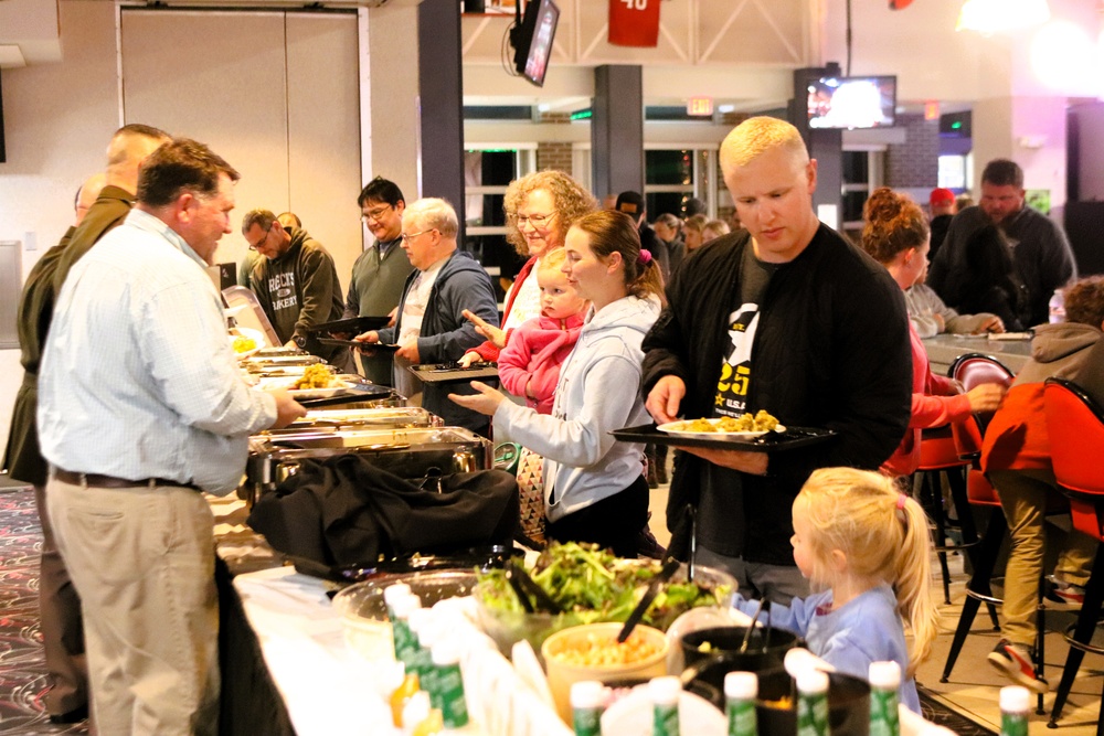 Fort McCoy DFMWR coordinates early Thanksgiving community dinner at McCoy’s Community Center