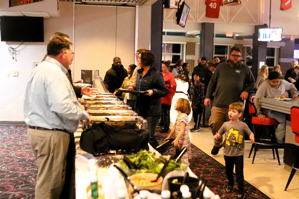 Fort McCoy DFMWR coordinates early Thanksgiving community dinner at McCoy’s Community Center