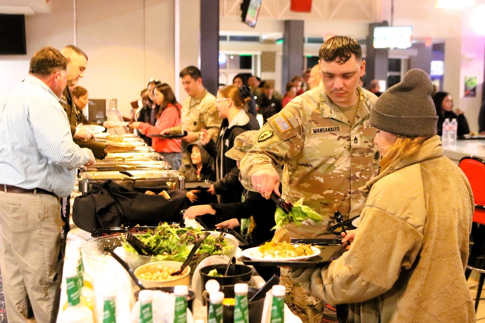 Fort McCoy DFMWR coordinates early Thanksgiving community dinner at McCoy’s Community Center