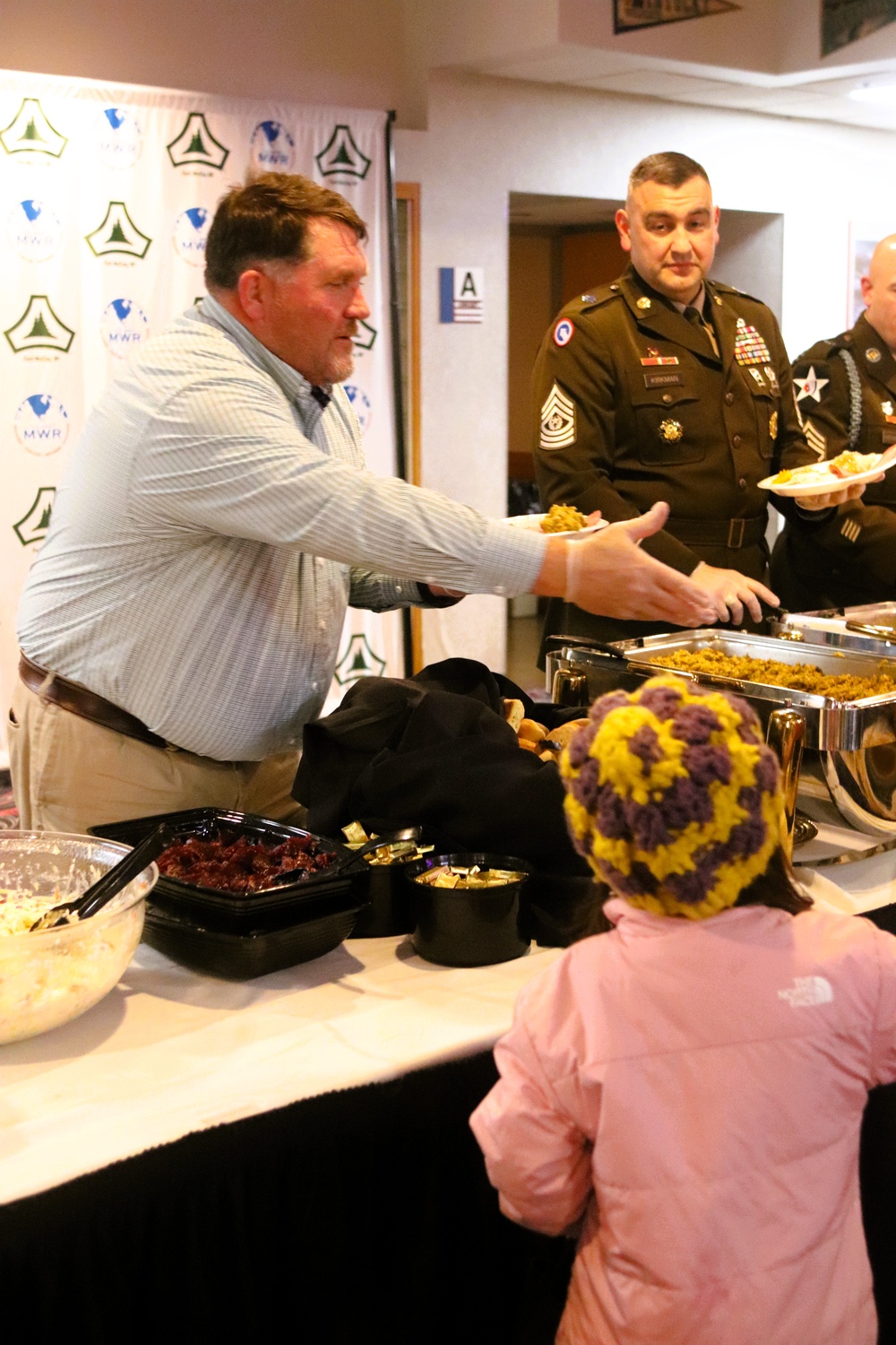 Fort McCoy DFMWR coordinates early Thanksgiving community dinner at McCoy’s Community Center