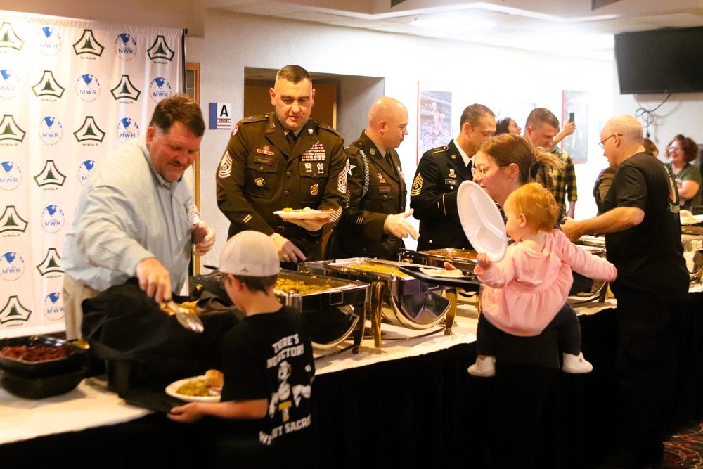 Fort McCoy DFMWR coordinates early Thanksgiving community dinner at McCoy’s Community Center