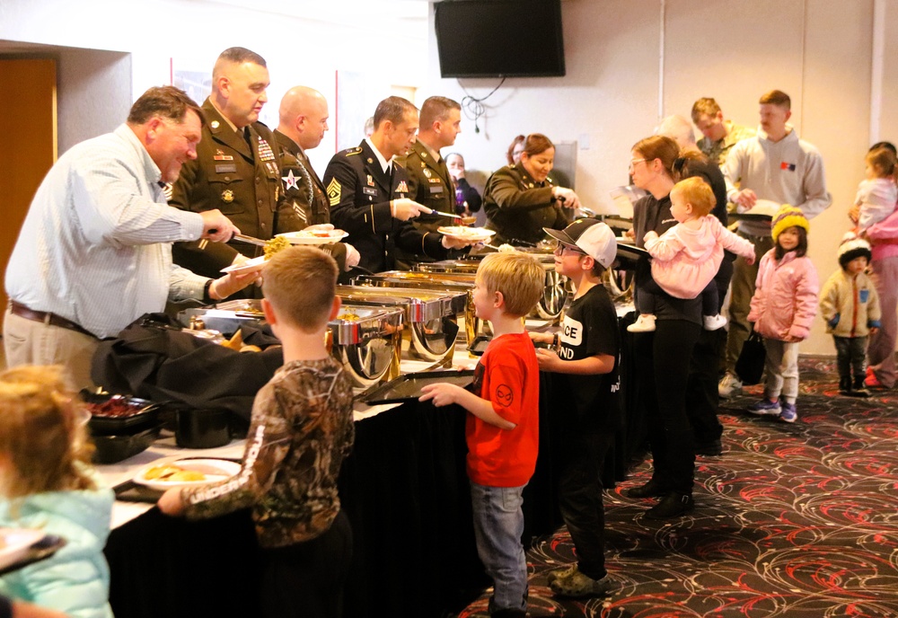 Fort McCoy DFMWR coordinates early Thanksgiving community dinner at McCoy’s Community Center