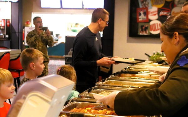 Fort McCoy DFMWR coordinates early Thanksgiving community dinner at McCoy’s Community Center