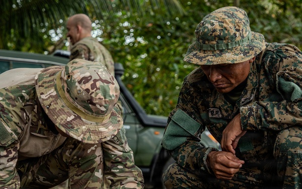 Combined Jungle Operations Training Course 2: Day 2