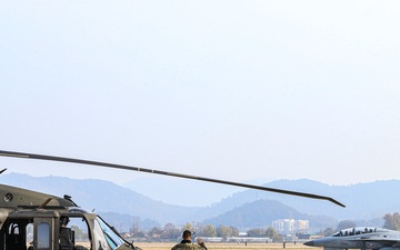 2-2 AHB Conducts Fast-Rope Insertion Training