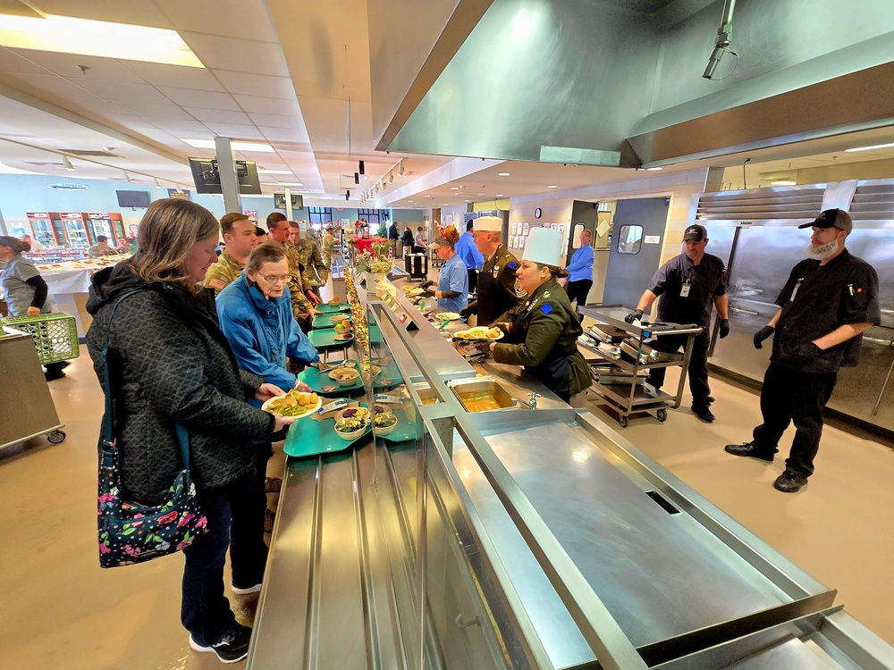 Fort McCoy Garrison leaders support special 2025 dining facility holiday meal for installation team