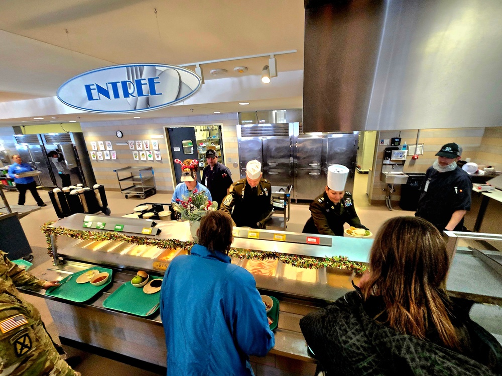 Fort McCoy Garrison leaders support special 2025 dining facility holiday meal for installation team