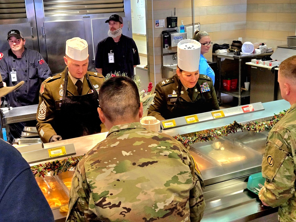 Fort McCoy Garrison leaders support special 2025 dining facility holiday meal for installation team