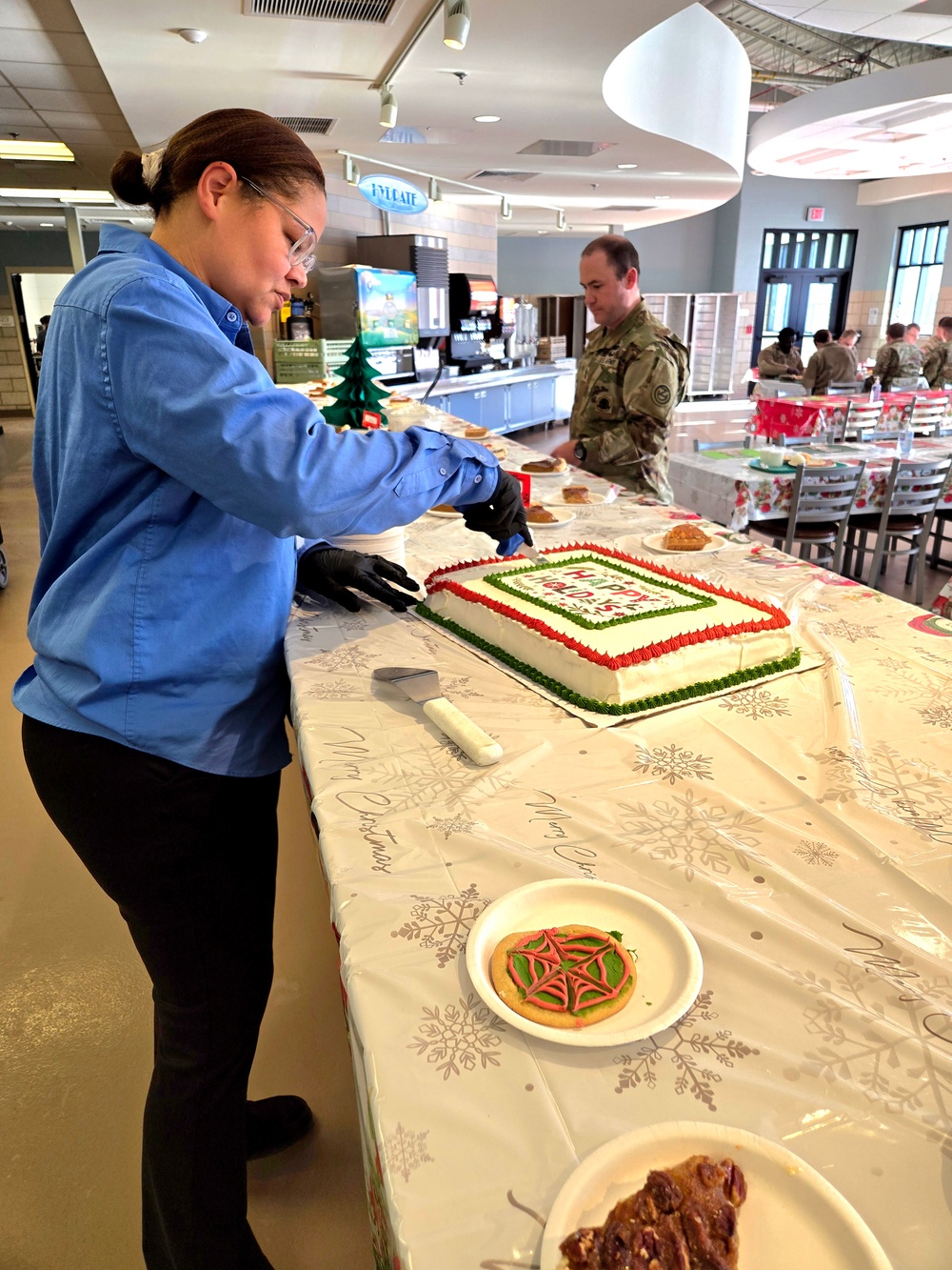 Fort McCoy Garrison leaders support special 2025 dining facility holiday meal for installation team