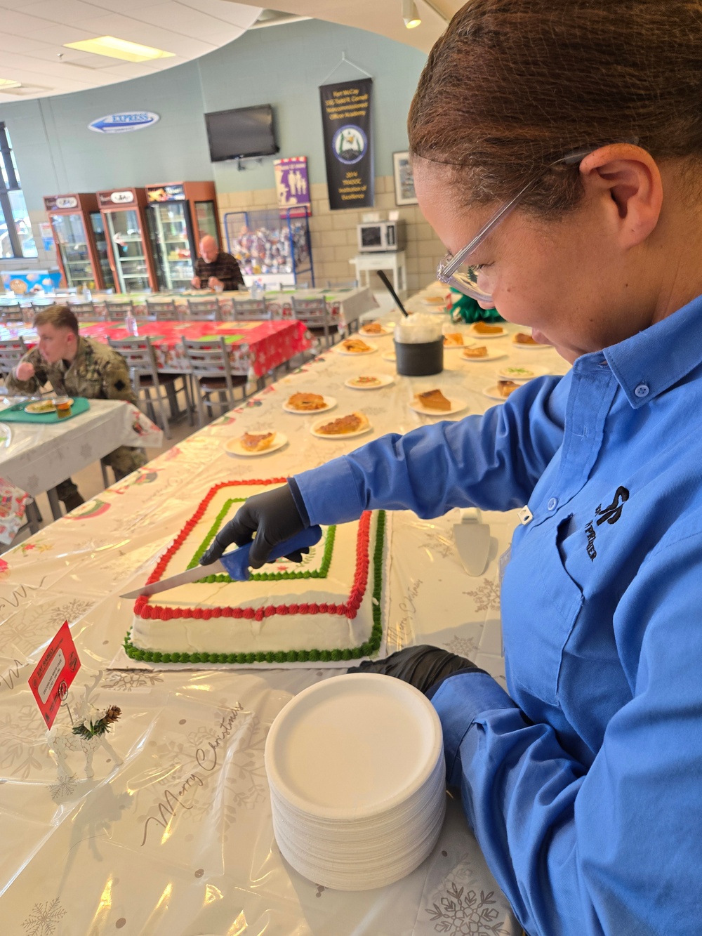 Fort McCoy Garrison leaders support special 2025 dining facility holiday meal for installation team