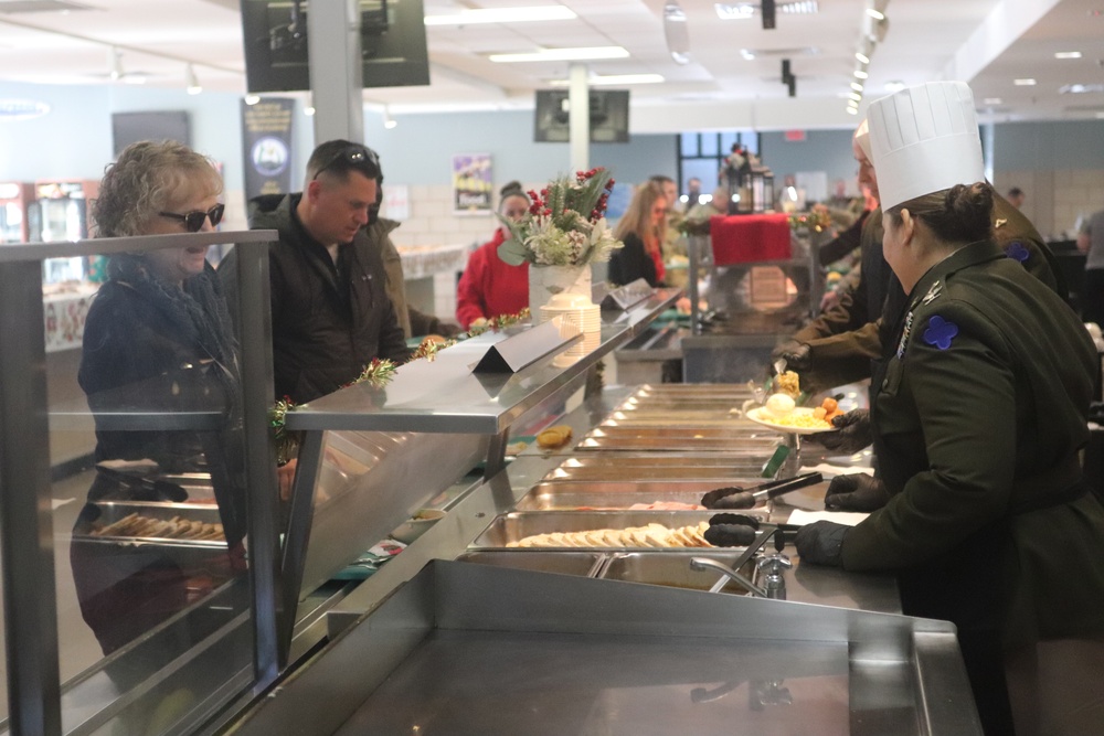 Fort McCoy Garrison leaders support special 2025 dining facility holiday meal for installation team