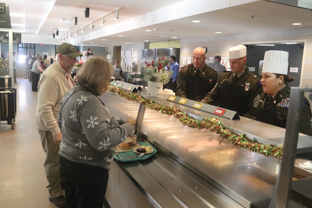 Fort McCoy Garrison leaders support special 2025 dining facility holiday meal for installation team