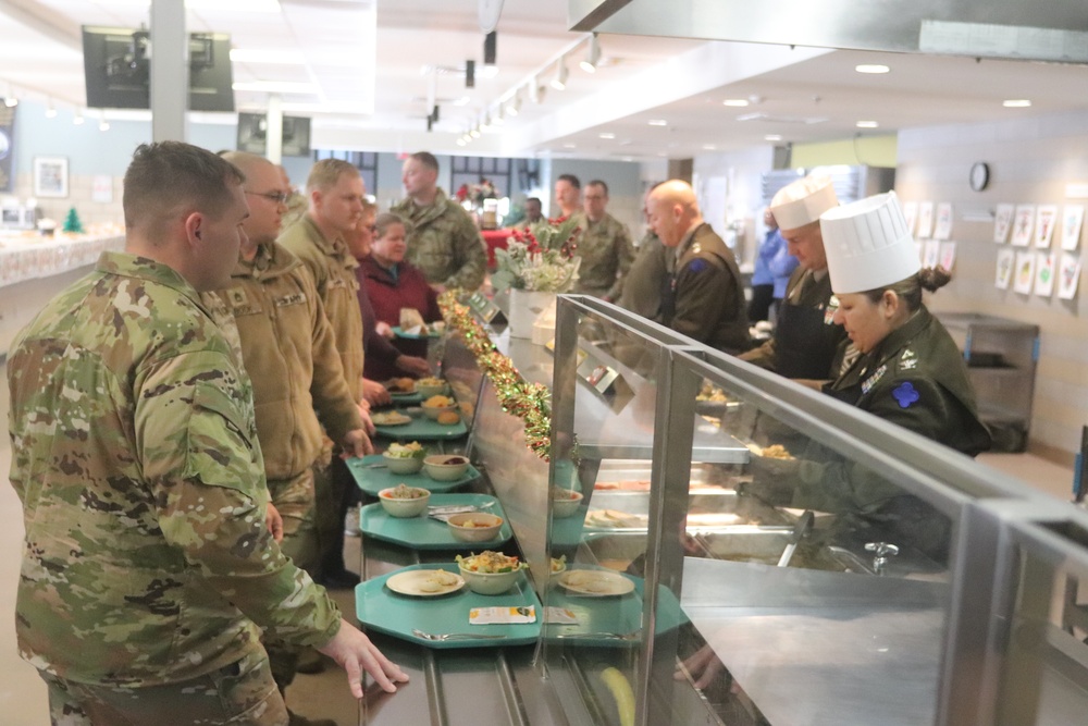 Fort McCoy Garrison leaders support special 2025 dining facility holiday meal for installation team