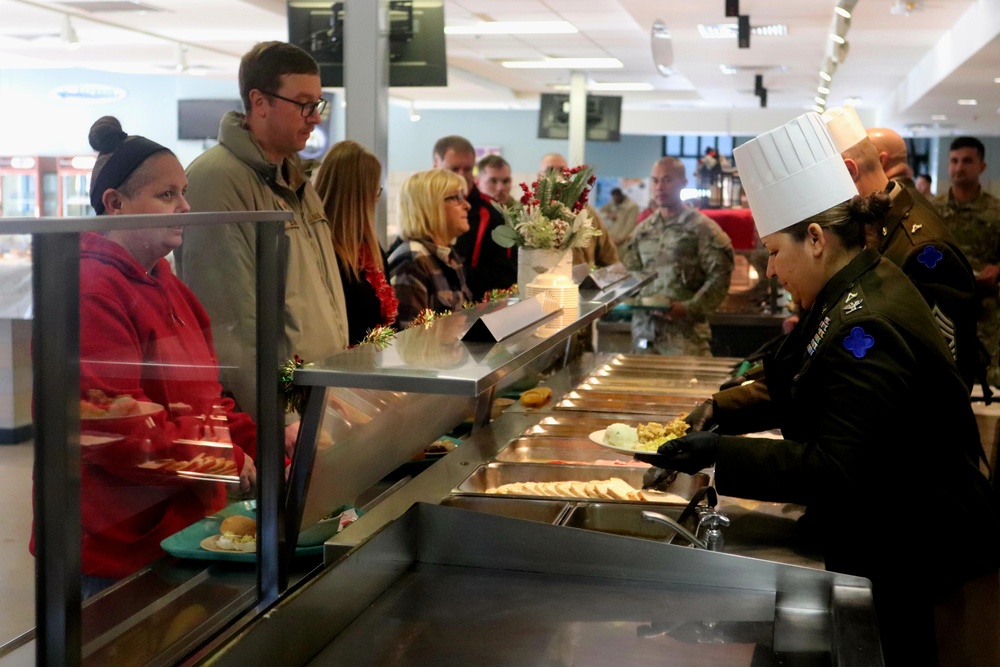 Fort McCoy Garrison leaders support special 2025 dining facility holiday meal for installation team