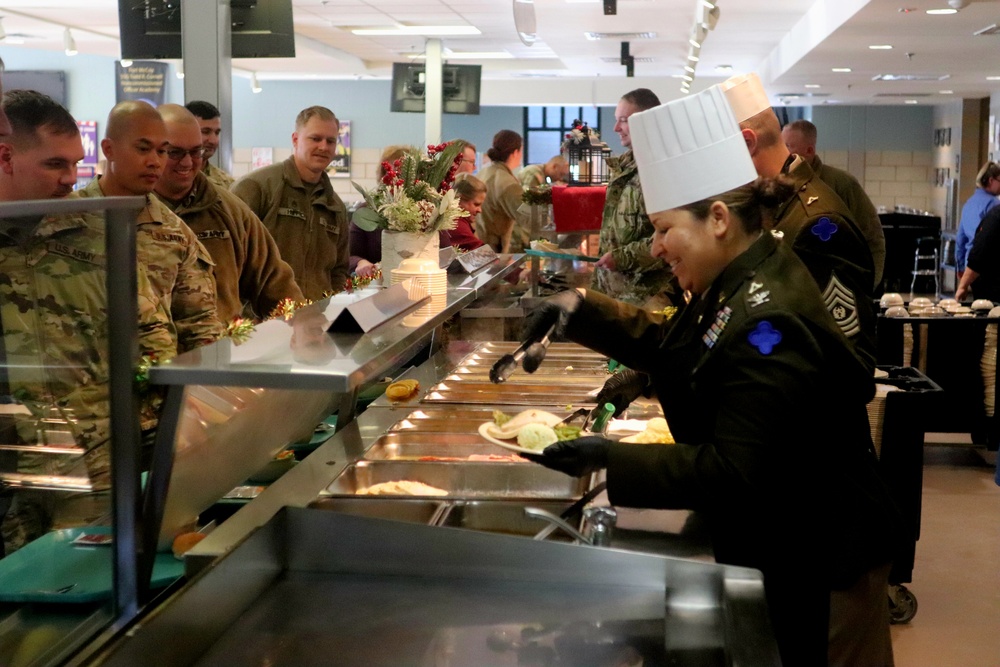 Fort McCoy Garrison leaders support special 2025 dining facility holiday meal for installation team