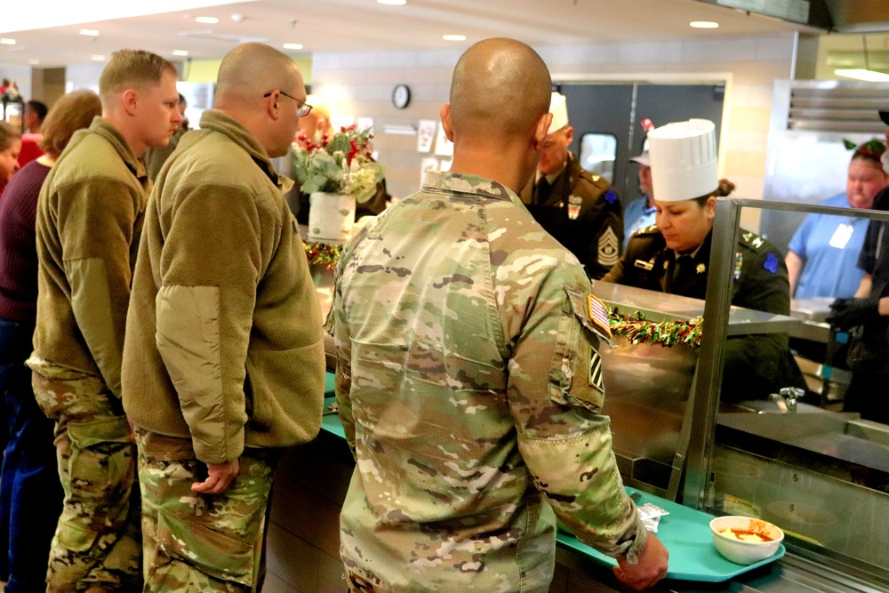 Fort McCoy Garrison leaders support special 2025 dining facility holiday meal for installation team