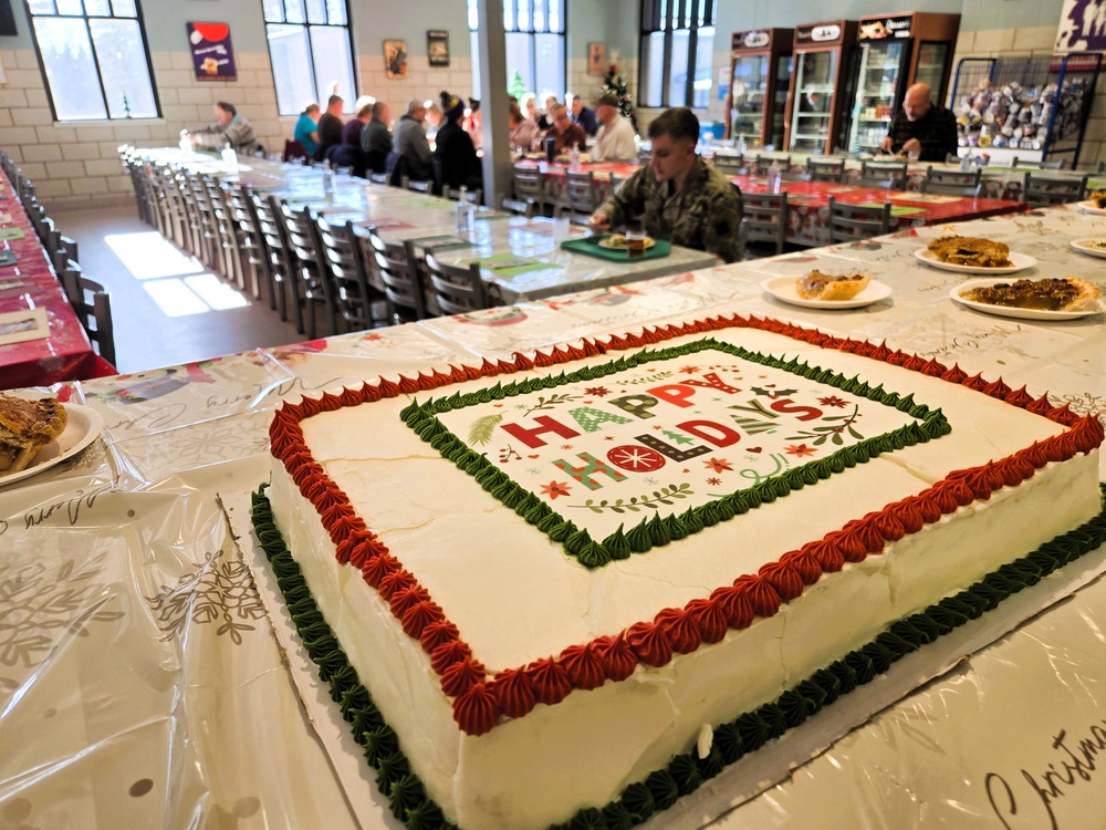 Fort McCoy Garrison leaders support special 2025 dining facility holiday meal for installation team