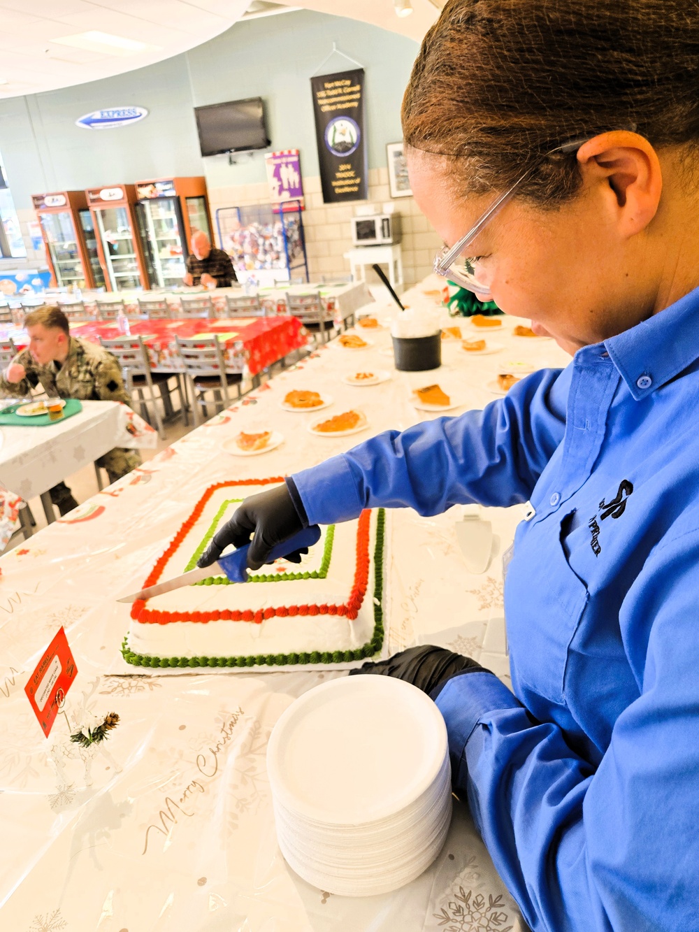 Fort McCoy Garrison leaders support special 2025 dining facility holiday meal for installation team