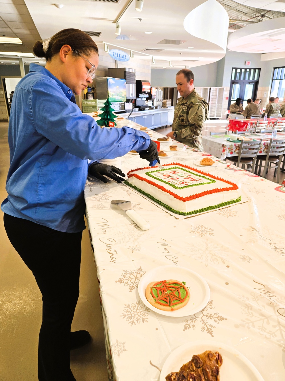 Fort McCoy Garrison leaders support special 2025 dining facility holiday meal for installation team