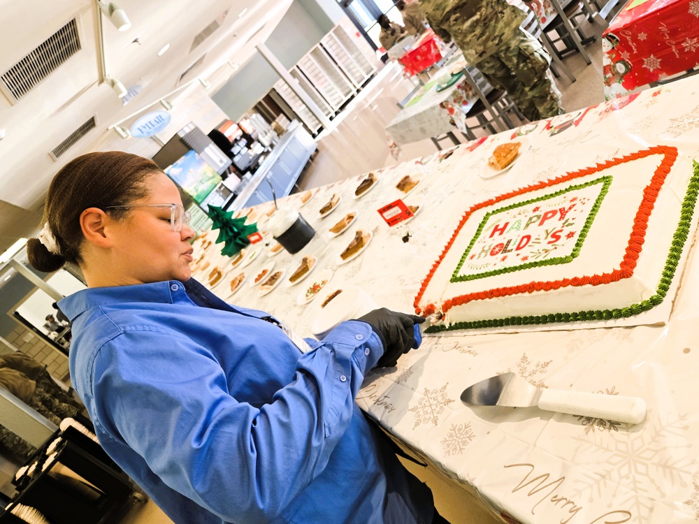 Fort McCoy Garrison leaders support special 2025 dining facility holiday meal for installation team