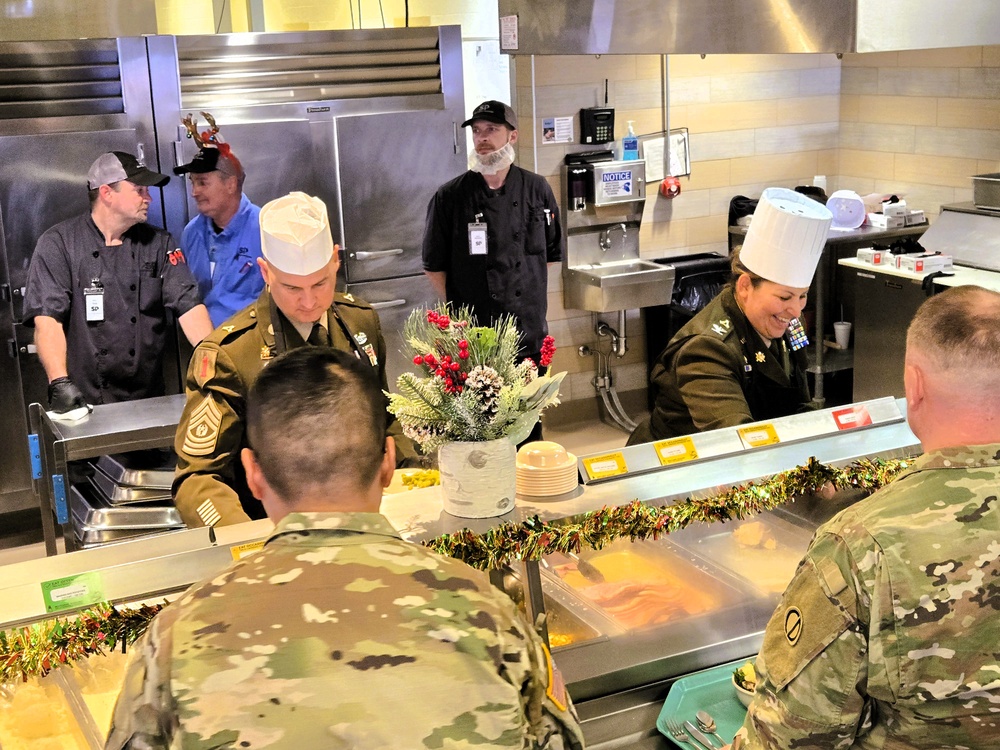 Fort McCoy Garrison leaders support special 2025 dining facility holiday meal for installation team