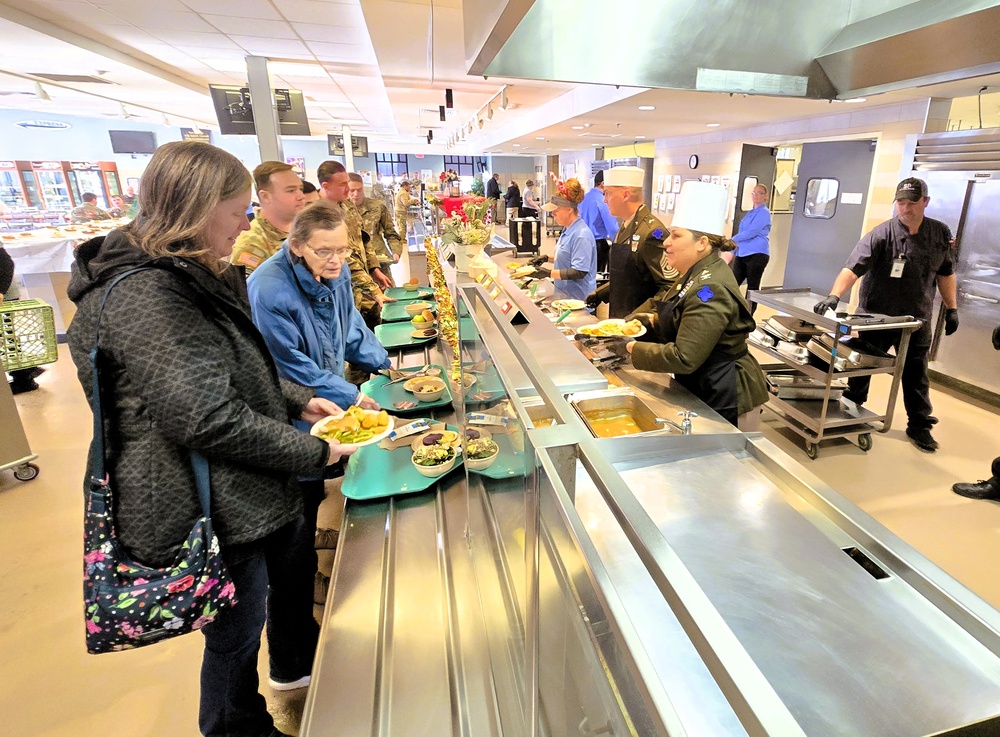 Fort McCoy Garrison leaders support special 2025 dining facility holiday meal for installation team